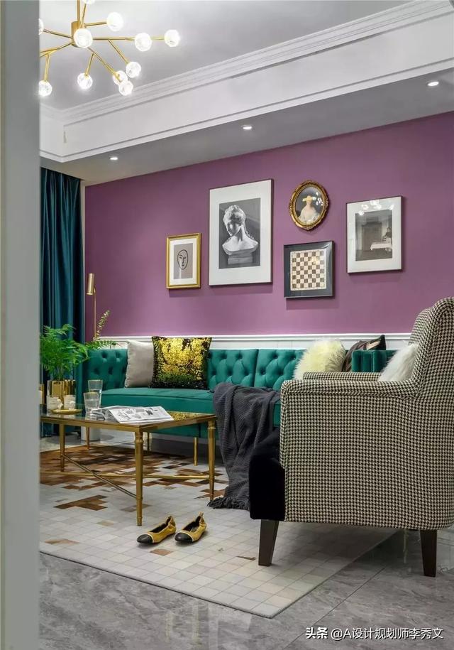 紫色沙发配什么背景画,紫色沙发配什么颜色的背景画好看(3)