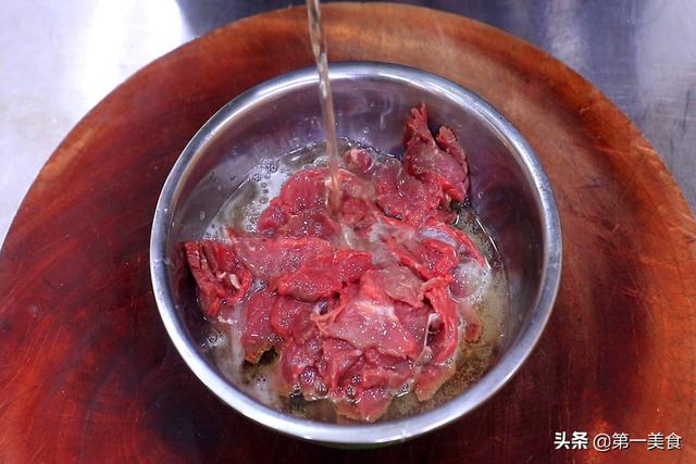 牛肉怎么做好吃而且不柴,牛肉怎么做又老又柴又好吃(4)