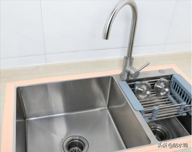 厨房水槽四周缝隙用什么密封好,水池漏水专用胶(2)