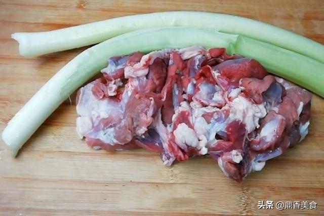 孜然羊肉葱爆羊肉正宗的做法,孜然葱爆羊肉最正宗的做法(4)