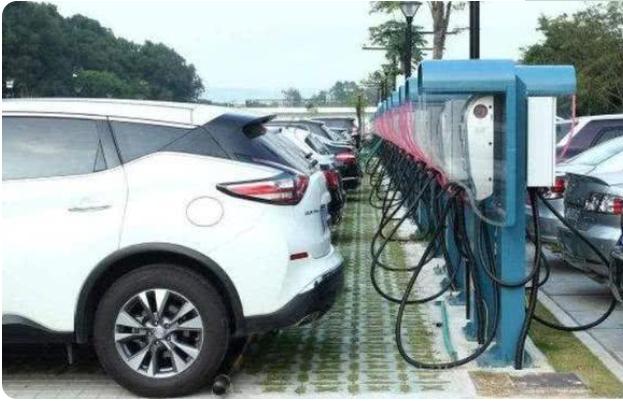 汽车电池亏电可以免费换电池吗,汽车电池多次亏电了必须换电瓶吗(4)