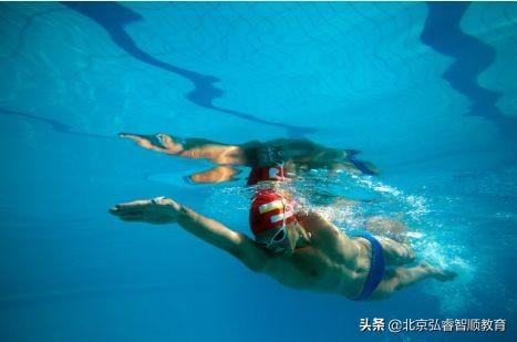 自由泳长游不累的秘密,自由泳双侧换气的弊病(1)