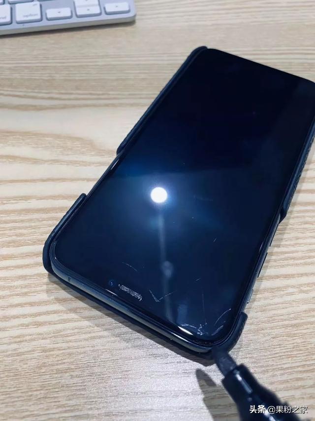 苹果手机内屏坏了值得修吗,苹果手机屏幕坏了值得修吗(3)