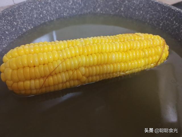 玉米是生炒还是煮熟了炒,玉米蒸好吃还是煮好吃窍门(3)
