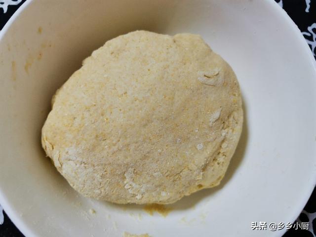 玉米面白面炸油饼教程,玉米面和白面炸油饼(4)
