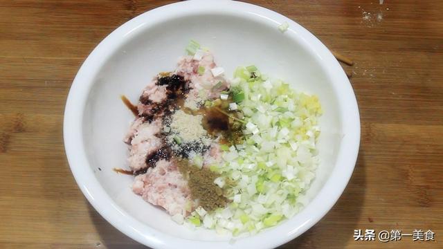羊肉青萝卜水饺的做法,青萝卜羊肉饺子怎么做窍门(3)