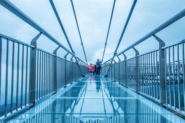 重庆的玻璃桥在哪个景点,重庆最长的玻璃桥在哪里(3)