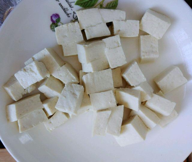 砂锅腊肉炖豆腐的做法,砂锅腊肉豆腐煲正宗做法(3)