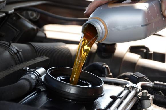 一般发动机的机油可以用多久,发动机机油多少公里就需要更换(3)