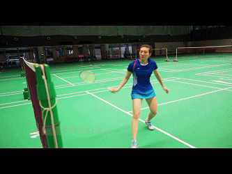 打羽毛球的正确姿势和动作初学者,打羽毛球正确打法和步骤(2)
