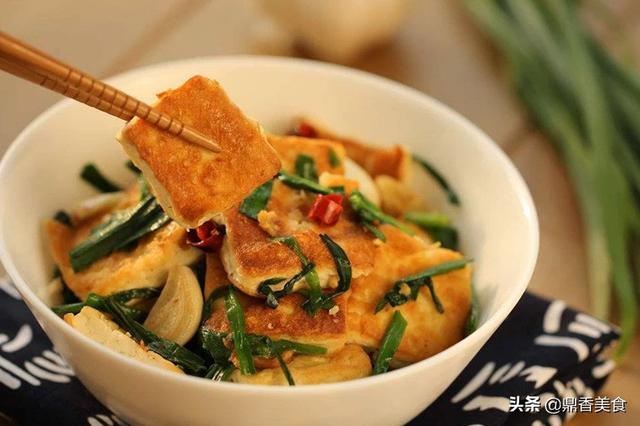 韭菜拌豆腐怎么炒,韭菜烧豆腐最简单做法(1)
