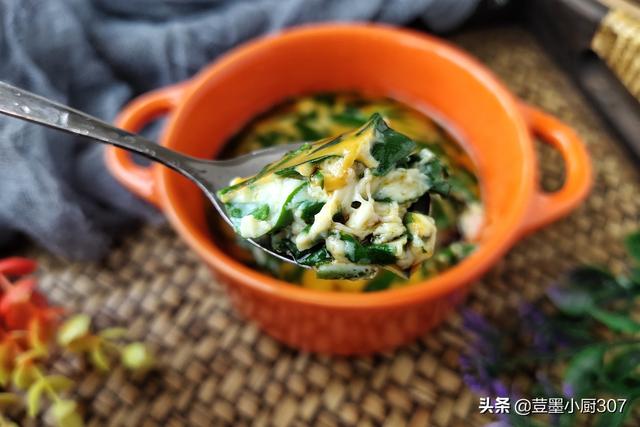 鸡蛋芹菜炒木耳的家常做法,芹菜木耳鸡蛋怎么炒着好吃(3)
