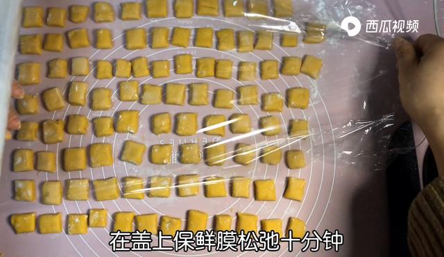 玉米面包的做法视频,玉米面包做法大全图解(4)