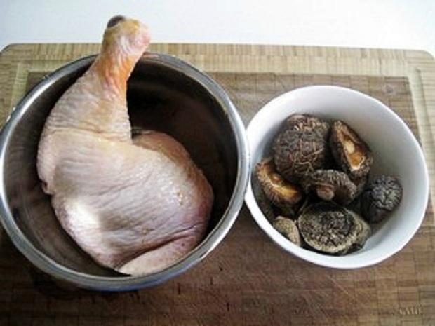 香菇鸡肉饭的做法电饭锅,香菇滑鸡焖饭的做法电饭煲(2)