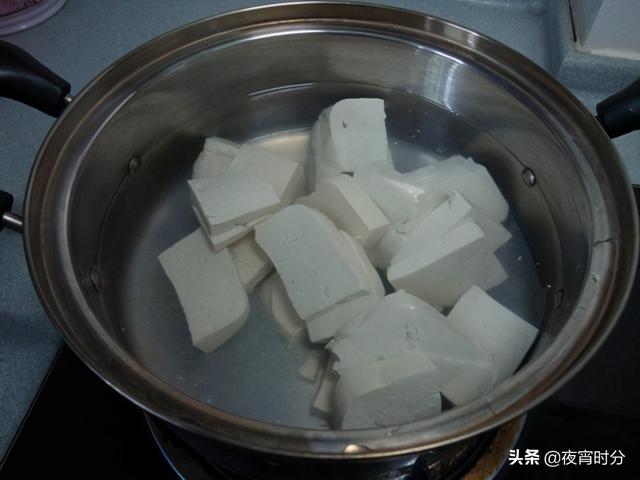 蒜爆豆腐的做法视频,蒜泥豆腐家常做法视频(4)