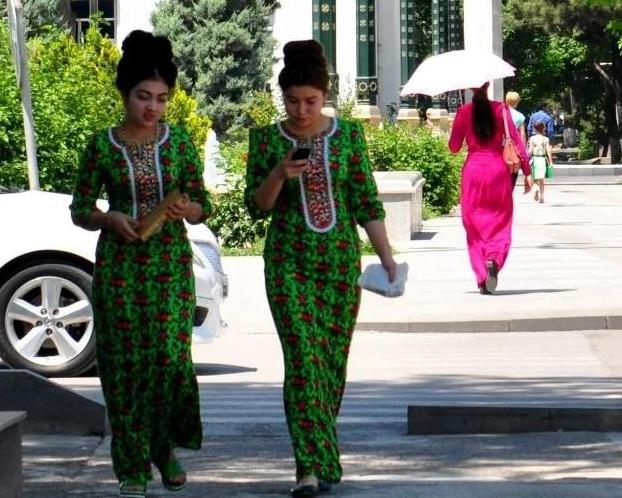 土库曼斯坦挨着哪个国家最近,土库曼斯坦是很穷的国家吗(4)