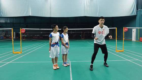 孩子学习羽毛球的步骤,儿童学习羽毛球合适的年龄(2)