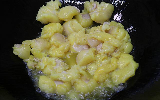 鸡油的熬制正确方法,熬制鸡油一般放什么香料(3)