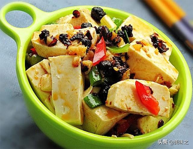芹叶豆腐正宗做法,芹菜叶炖豆腐的做法(1)