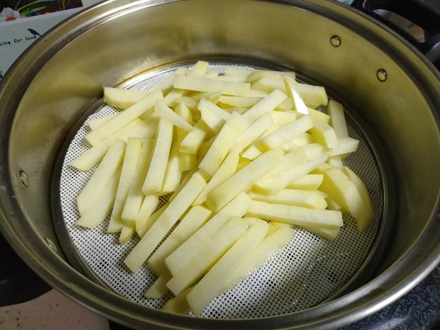 炸薯条为什么要冷冻,空气炸锅炸速冻薯条(4)