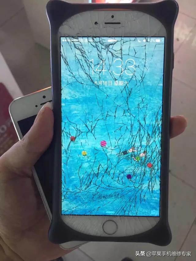 苹果手机屏摔碎了可以只换玻璃吗,苹果手机屏摔坏了换一个要多少钱(2)