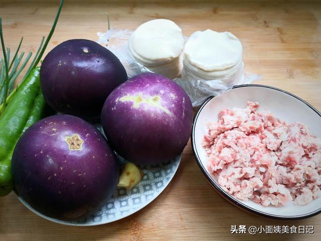 圆白菜青椒素馅饺子的做法,圆白菜木耳肉馅饺子的做法(4)