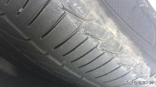 轮胎胎面开裂的什么程度必须更换,轮胎胎面裂纹到什么程度要更换(4)
