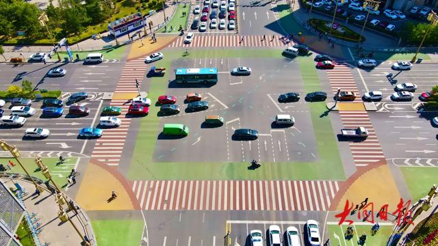 开车在非机动车道怎么过红绿灯,车子停在非机动车道怎么过红绿灯(1)