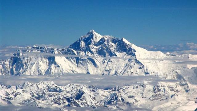 珠穆朗玛峰属于哪个国家,珠穆朗玛峰10大诡异事件(1)
