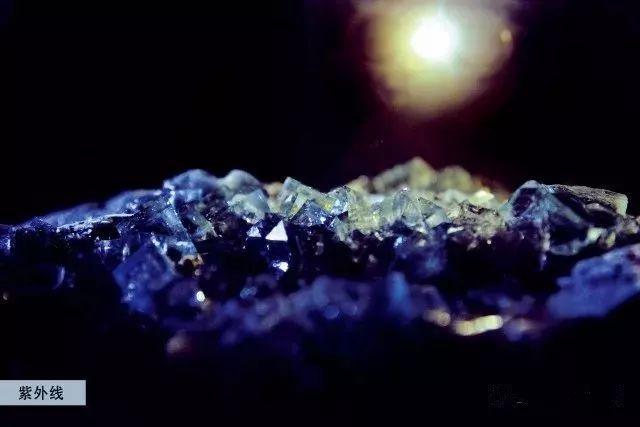 水晶为什么会有荧光,为什么水晶有彩虹反光(3)