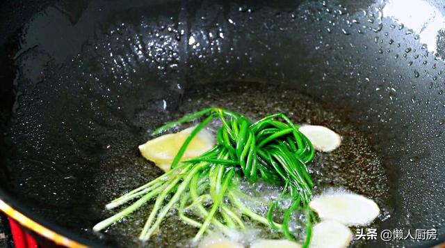 大厨做的鱼汤面,苏州正宗鱼汤面怎么做(3)