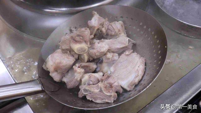 涮羊肉火锅做法家庭版,清汤涮羊肉火锅的做法(2)