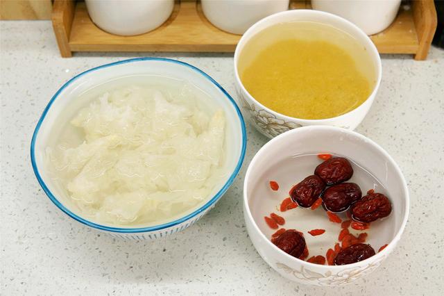 煮小米粥放红枣和枸杞好吗,小米粥加枸杞加红枣可以吗(4)