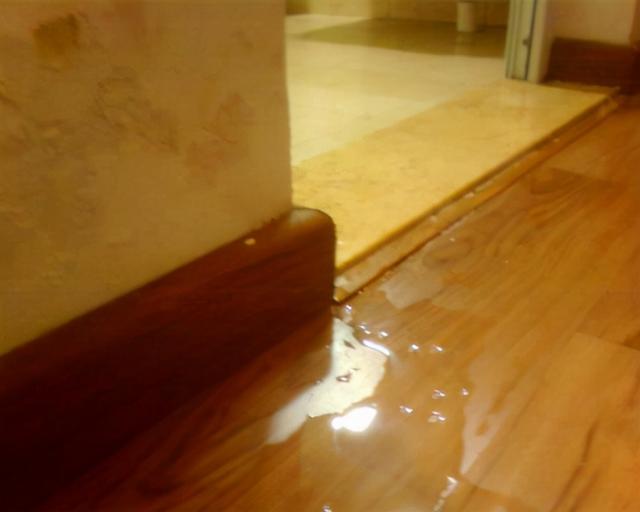地板漏水一般需要多久修复,地板正在漏水用什么补救(1)