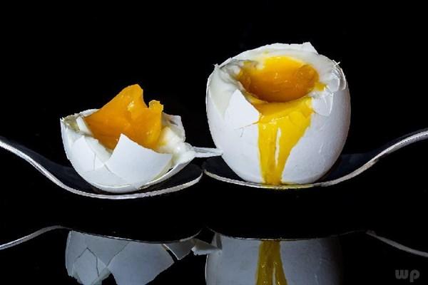 吃咸鸭蛋的好处和坏处,一天吃多少咸鸭蛋最好(1)