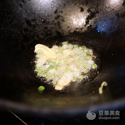 油爆酱油河虾的做法,酱油河虾的做法和配方(4)