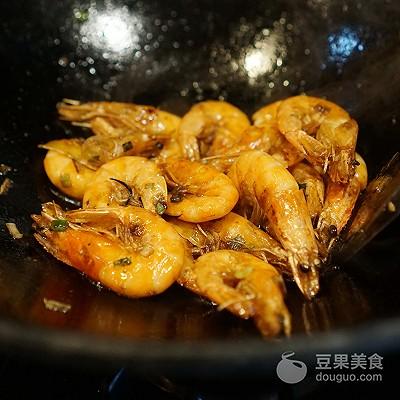 油爆酱油河虾的做法,酱油河虾的做法和配方(5)
