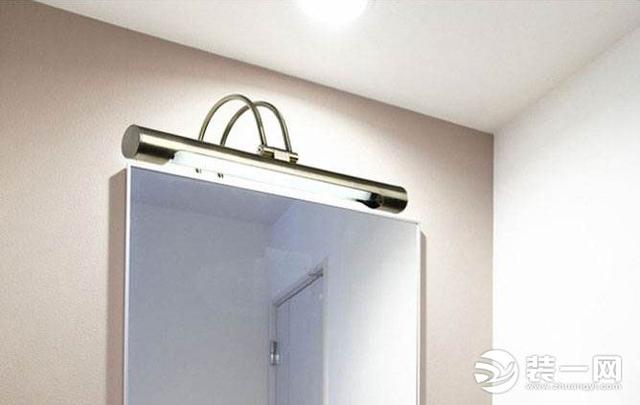 卫生间的镜前灯怎么用,卫生间镜前灯的电怎么安装(1)