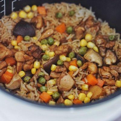 香菇鸡肉懒人焖饭,香菇鸡肉焖饭电饭煲酱料(9)