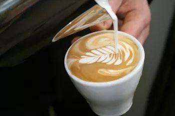 咖啡拉花正确方法图解,咖啡拉花全过程讲解(1)