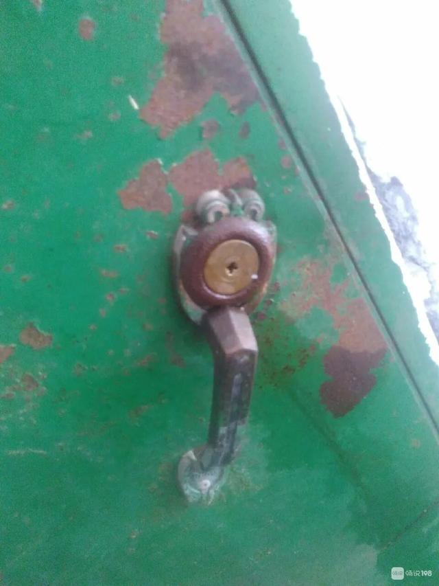 门锁钥匙插不到底开不了门怎么办,门锁里面插钥匙外面打不开怎么办(1)