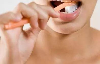去牙垢最快的方法,5分钟去牙结石的方法(3)