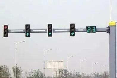 直行灯箭头是红灯能右转吗,直行箭头车道红灯能右转吗(2)