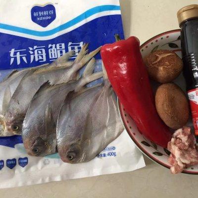 干烧小鲳鱼正宗的做法,最简单的干烧鲳鱼做法(2)