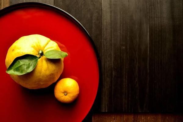 吃柚子的功效与作用是什么,吃柚子的好处与坏处是什么(1)