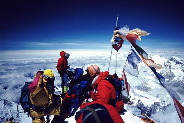 珠穆朗玛峰属于哪个国家,珠穆朗玛峰10大诡异事件(4)