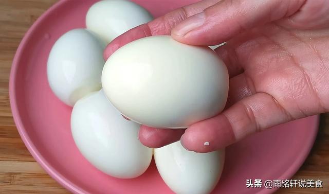 剥鸡蛋壳最快的方法,快速剥鸡蛋壳的方法(7)