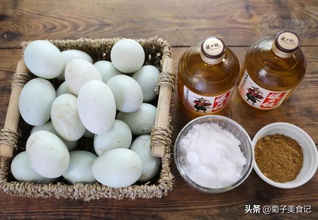 腌五香鸭蛋的正宗制作方法,五香正宗腌鸭蛋做法(4)