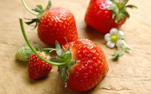 煮草莓的正确方法,草莓怎么煮是红色(3)