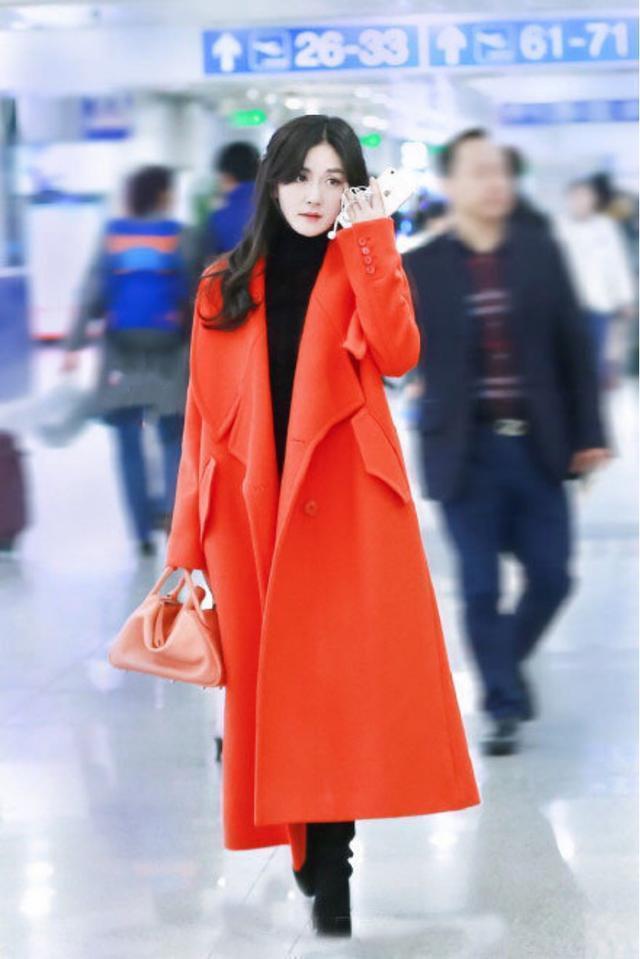 橘红色外套配什么内搭,橘红色的外套要怎么搭配(3)